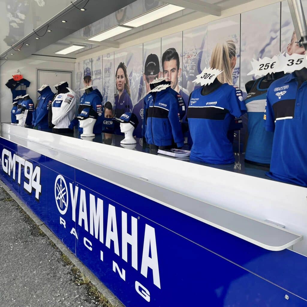 Stand yamaha