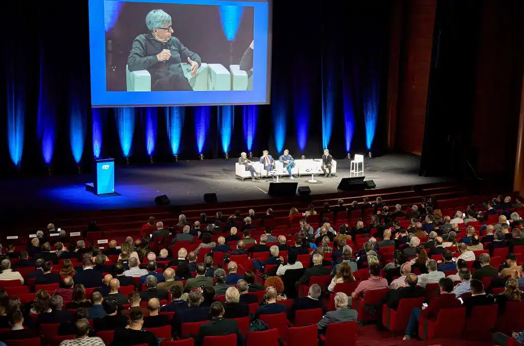 Claude Michy présente la saison FIM EWC 2026 à la Conférence des Commissions de Lyon